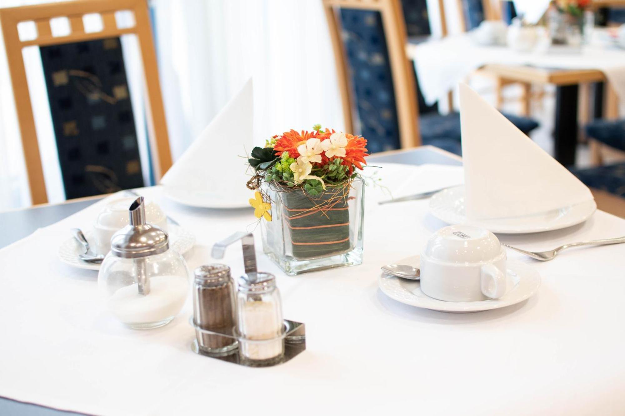 Miratel Hotel Mitterteich ภายนอก รูปภาพ