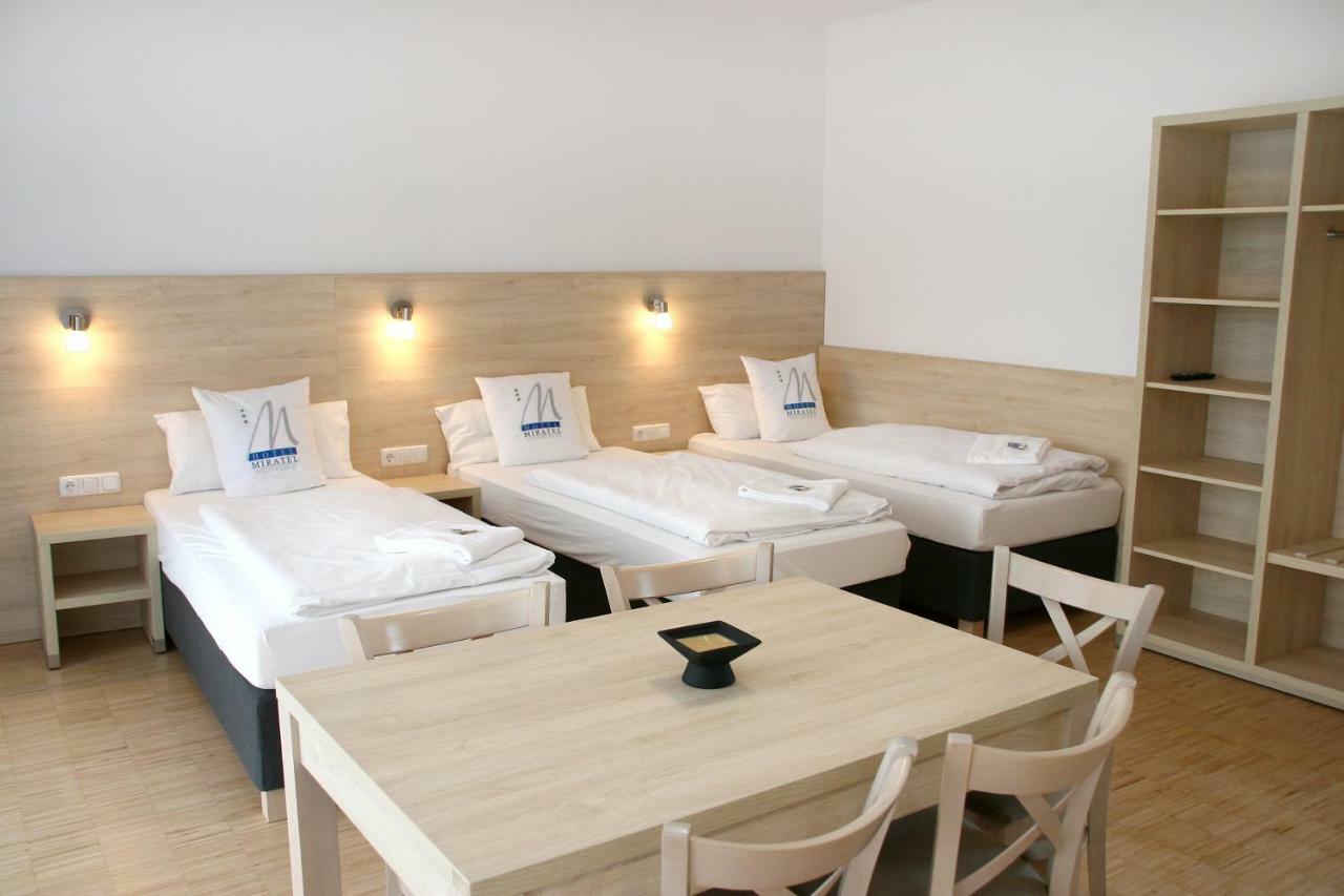 Miratel Hotel Mitterteich ภายนอก รูปภาพ