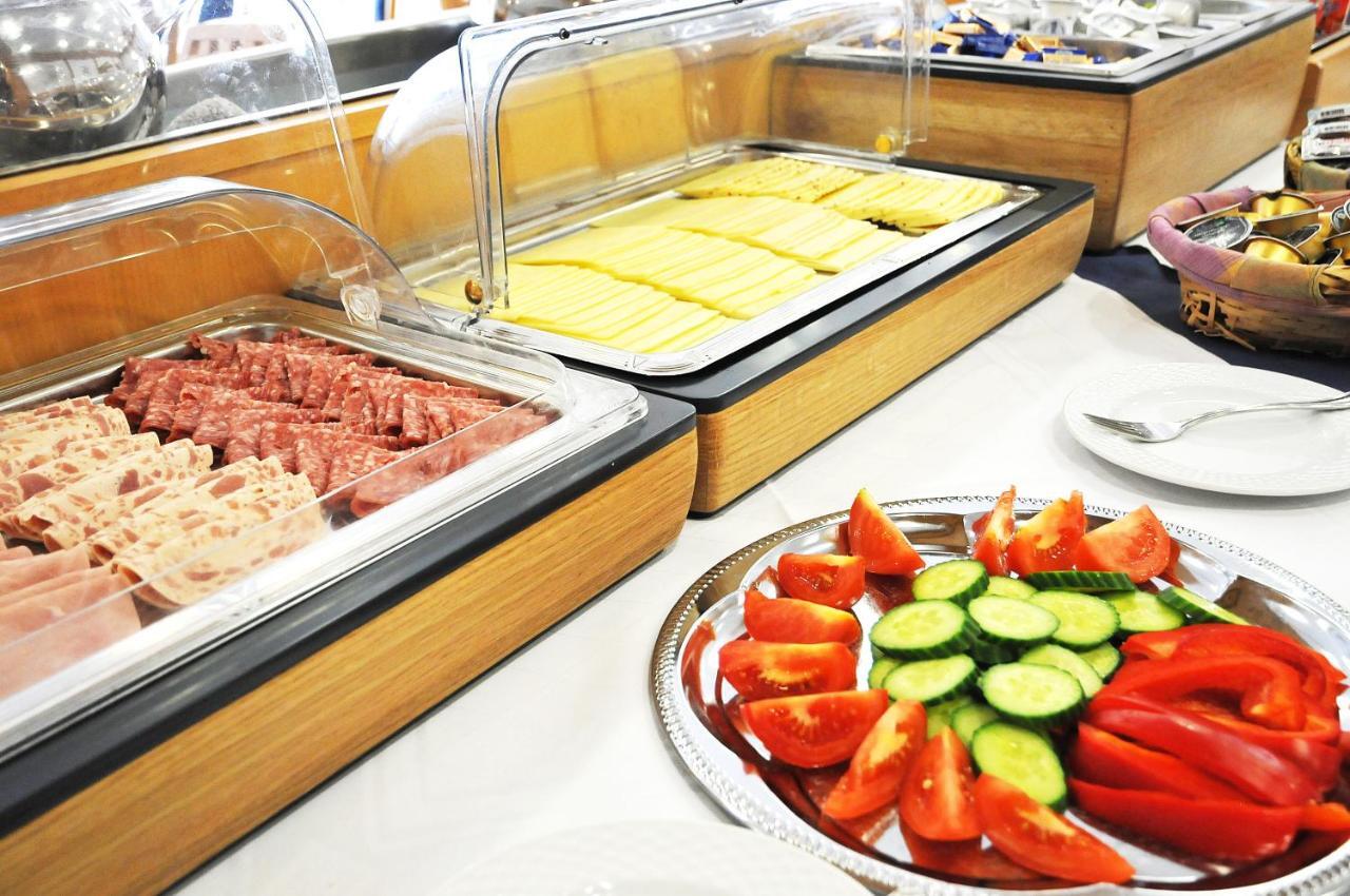 Miratel Hotel Mitterteich ภายนอก รูปภาพ